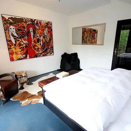 12 * Bodensdorf